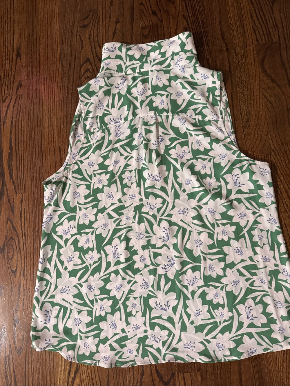 CAbi Bloom Top- Green and White Floral Sleeveless Collared Tank - Picture 3 of 4